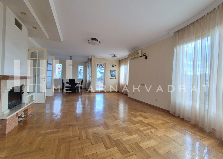 Hektorovićeva, garaža (ID: 1214) ID#1214