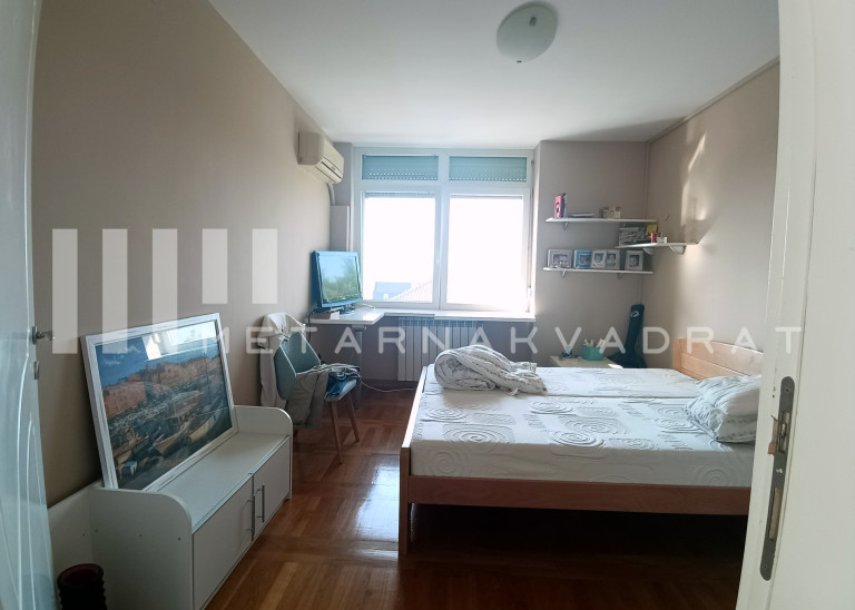 Beograd
                                                                                                    , Višnjica
                                                                                                    , Draginje Adamović
                                                                slika 10
