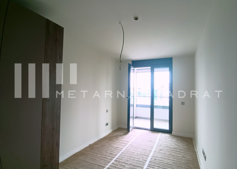 Nov neuseljavan stan preko puta Airport City-ja (ID: 1229) ID#1229