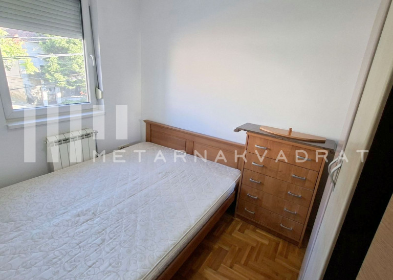 Višnjica, Maršala Tita, namešten, parking (ID: 1320) ID#1320