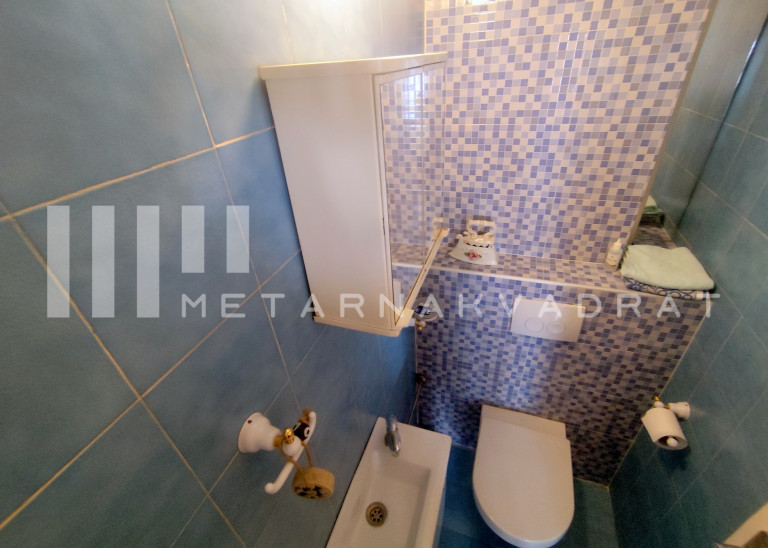 Mašinski fakultet, opremljen trosoban stan (ID: 1327) ID#1327