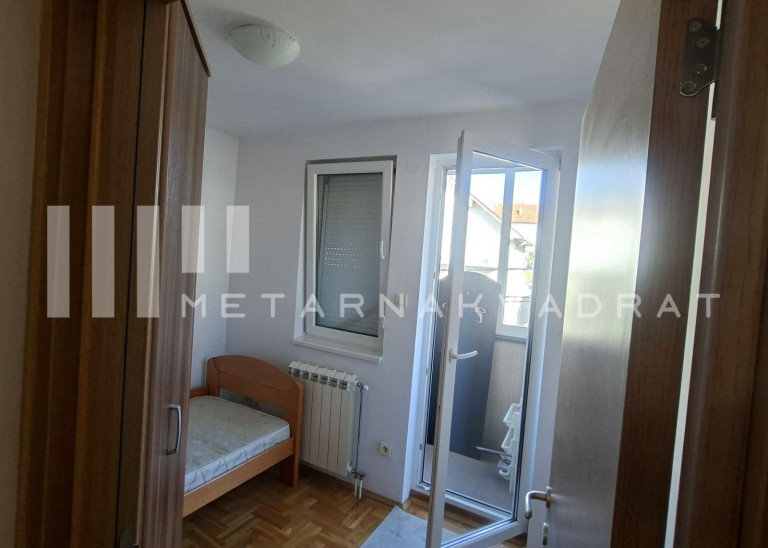 Višnjica, Maršala Tita, namešten, parking (ID: 1320) ID#1320