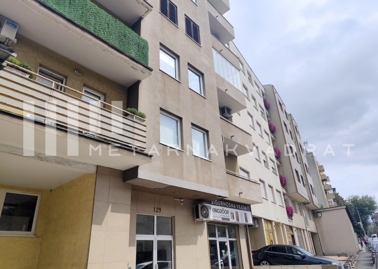 Beograd
                                                                                                    , Gradska bolnica
                                                                                                    , Dimitrija Tucovića
                                                                slika 13