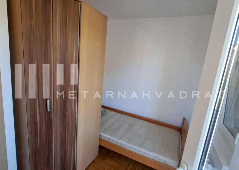 Višnjica, Maršala Tita, namešten, parking (ID: 1320) ID#1320