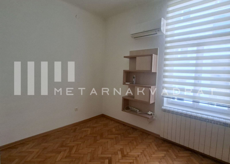Tašmajdan, Desanke Maksimović (ID: 1332) ID#1332