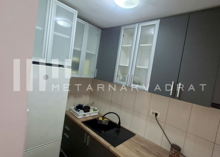 Višnjica, Maršala Tita, namešten, parking (ID: 1320) ID#1320