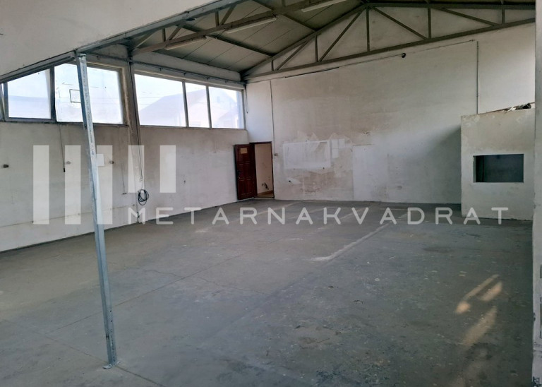Batajnica, Vojislava Mitrovića, hala - magacin (ID: 1286) ID#1286 550.000 €