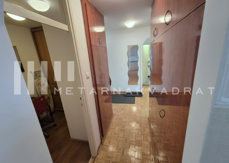 Beograd
                                                                                                    , Novi Merkator
                                                                                                    , Bulevar Zorana Đinđića
                                                                slika 1