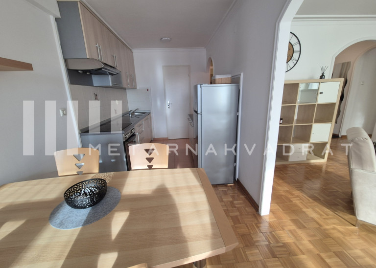 Beograd
                                                                                                    , Novi Merkator
                                                                                                    , Bulevar Zorana Đinđića
                                                                slika 3