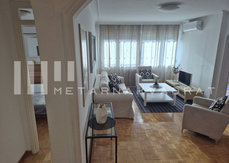 Beograd
                                                                                                    , Novi Merkator
                                                                                                    , Bulevar Zorana Đinđića
                                                                slika 9