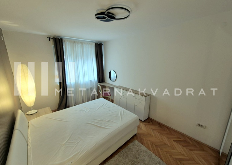 Beograd
                                                                                                    , Trg republike
                                                                                                    , Kosovska
                                                                slika 6