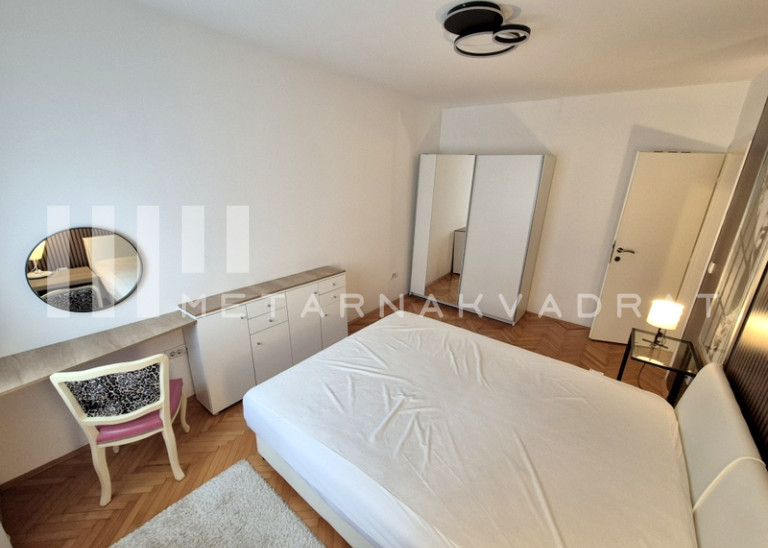 Beograd
                                                                                                    , Trg republike
                                                                                                    , Kosovska
                                                                slika 7