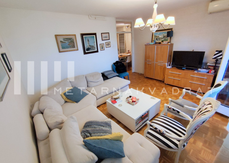 Beograd, Bežanijska kosa 1,opremljen 2.5 stan  (ID: 1180) ID#1180