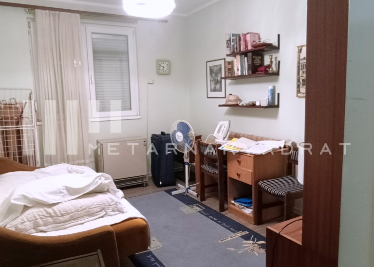 Beograd
                                                                                                    , Karaburma
                                                                                                    , Uralska
                                                                slika 2