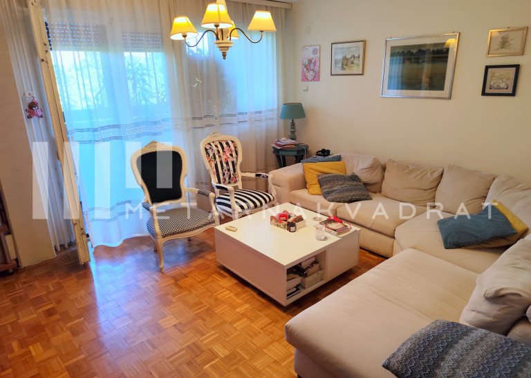 Beograd, Bežanijska kosa 1,opremljen 2.5 stan  (ID: 1180) ID#1180