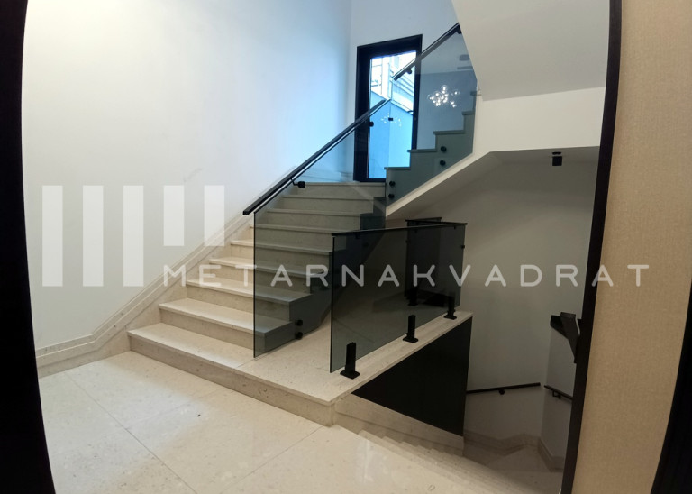 Beograd, Hram Sv. Save, Patrijarha Varnave (ID: 1198) ID#1198