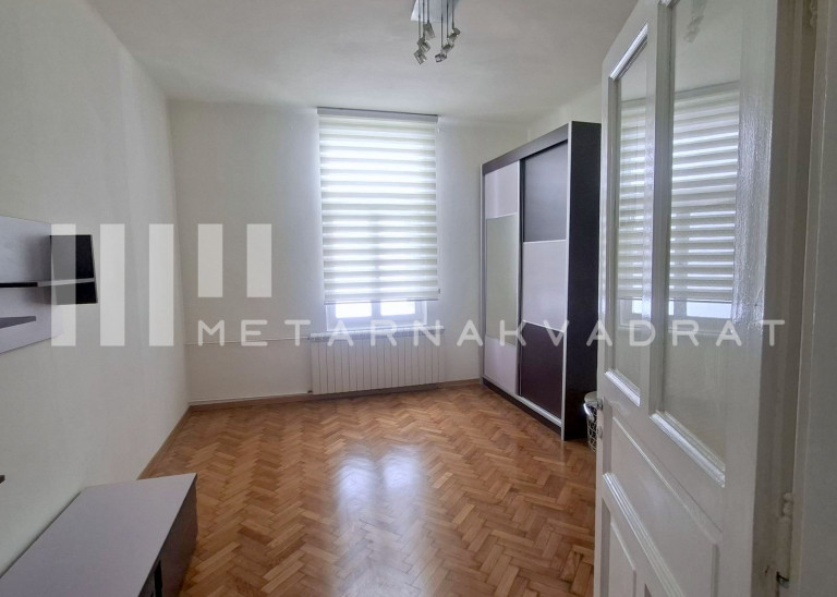 Tašmajdan, Desanke Maksimović (ID: 1332) ID#1332 800 €