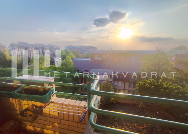 Beograd
                                                                                                    , Cerak vinogradi
                                                                                                    , Vinogradski venac
                                                                slika 13