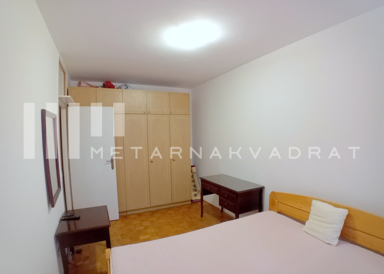 Beograd
                                                                                                    , Bežanija - blokovi
                                                                                                    , Jurija Gagarina
                                                                slika 5