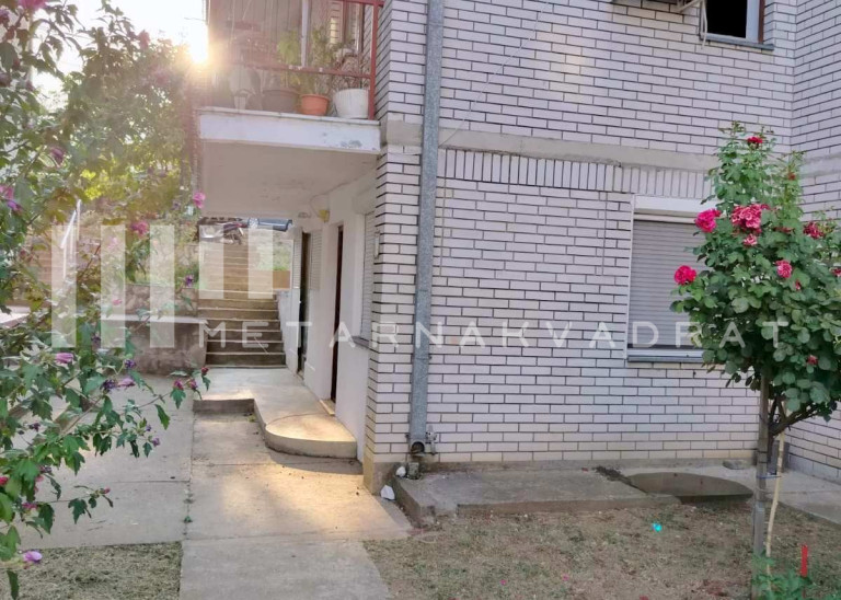 Beograd
                                                                                                    , Banja Koviljača
                                                                                                    , Mare Jakovljević
                                                                slika 6