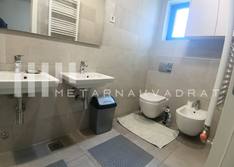 Crveni krst, Žička, lux (ID: 1221) ID#1221