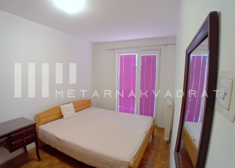 Beograd
                                                                                                    , Bežanija - blokovi
                                                                                                    , Jurija Gagarina
                                                                slika 6