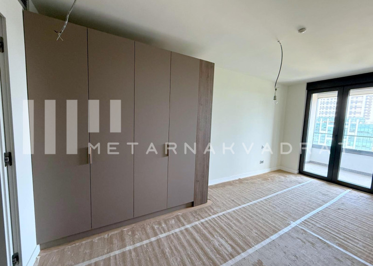 Nov neuseljavan stan preko puta Airport City-ja (ID: 1229) ID#1229