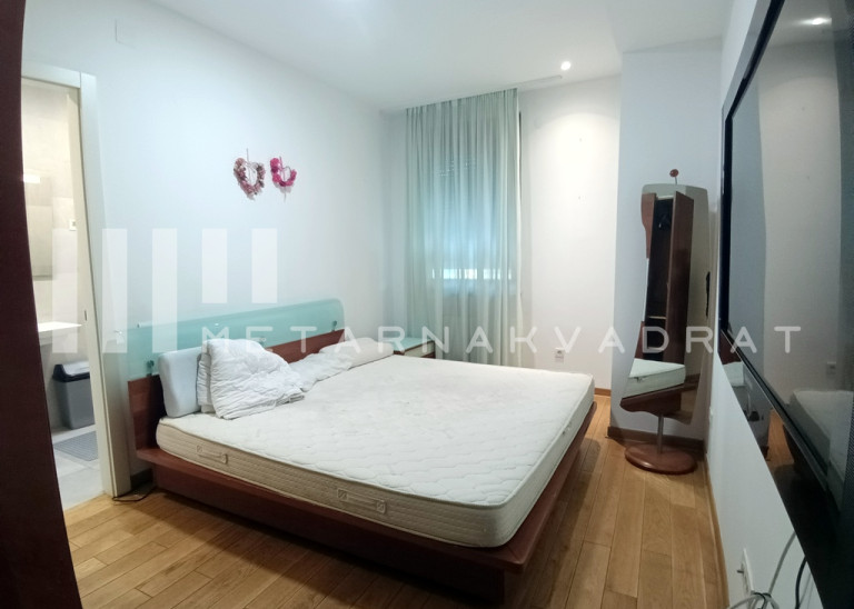 Crveni krst, Žička, lux (ID: 1221) ID#1221