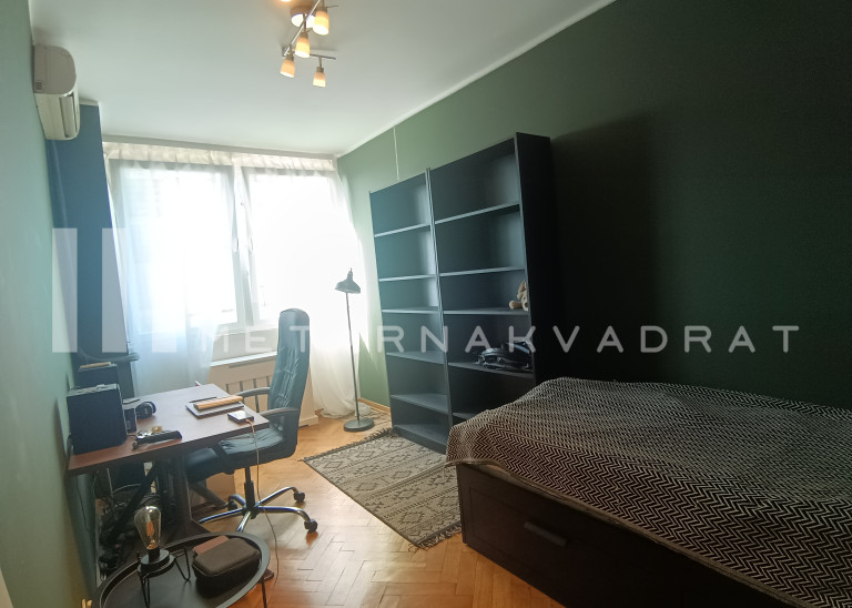 Beograd
                                                                                                    , Tašmajdan
                                                                                                    , Dvadeset sedmog marta
                                                                slika 5