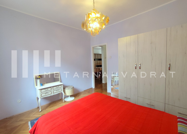 Mašinski fakultet, opremljen trosoban stan (ID: 1327) ID#1327