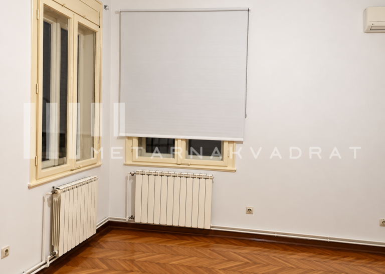 Beograd
                                                                    , Vračar
                                                                                                    , Kalenić pijaca
                                                                                                    , Vojvode Dragomira
                                                                slika 4