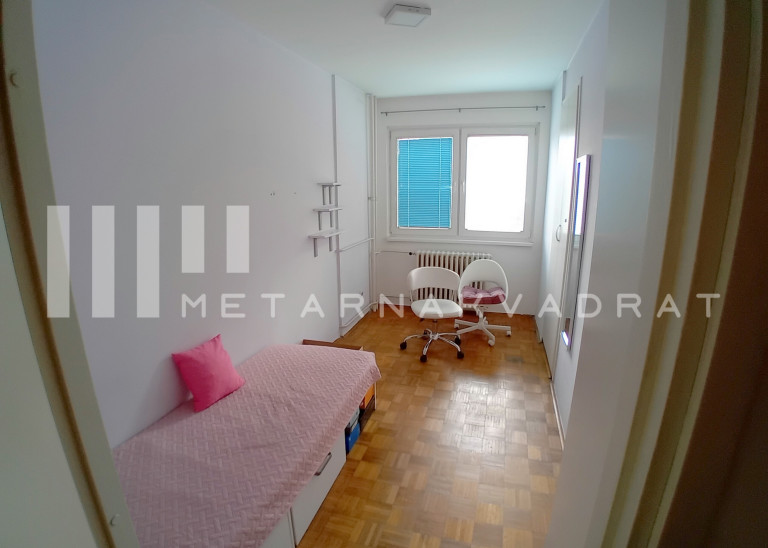 Beograd
                                                                                                    , Bežanija - blokovi
                                                                                                    , Jurija Gagarina
                                                                slika 7