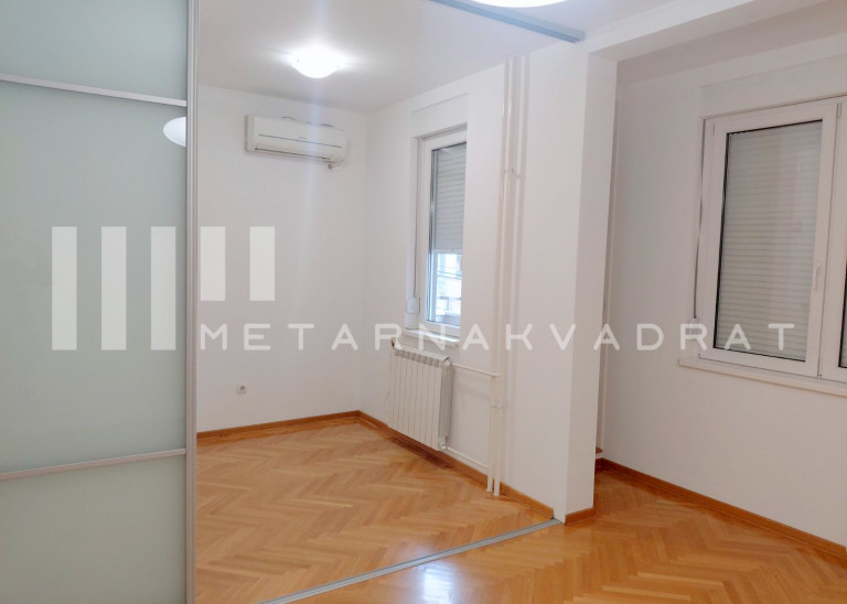 Beograd, Đeram pijaca, Branka Krsmanovića (ID: 1311) ID#1311 1.100 €