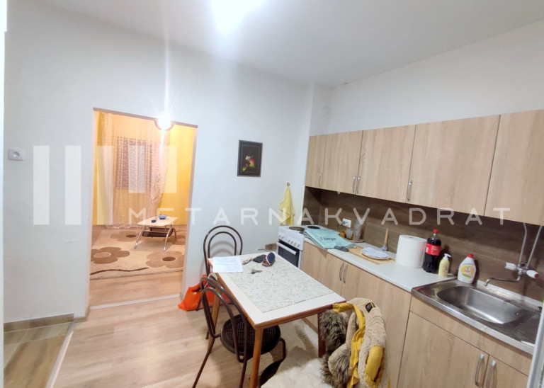  Senjak, Koste Glavinića