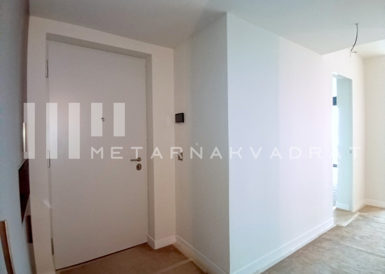 Nov neuseljavan stan preko puta Airport City-ja (ID: 1229) ID#1229