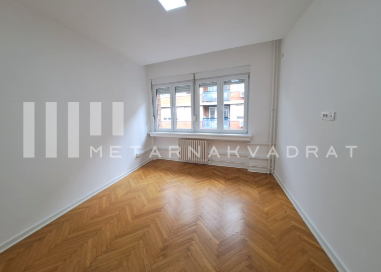 Beograd, Kalenić pijaca, Mutapova (ID: 1213) ID#1213