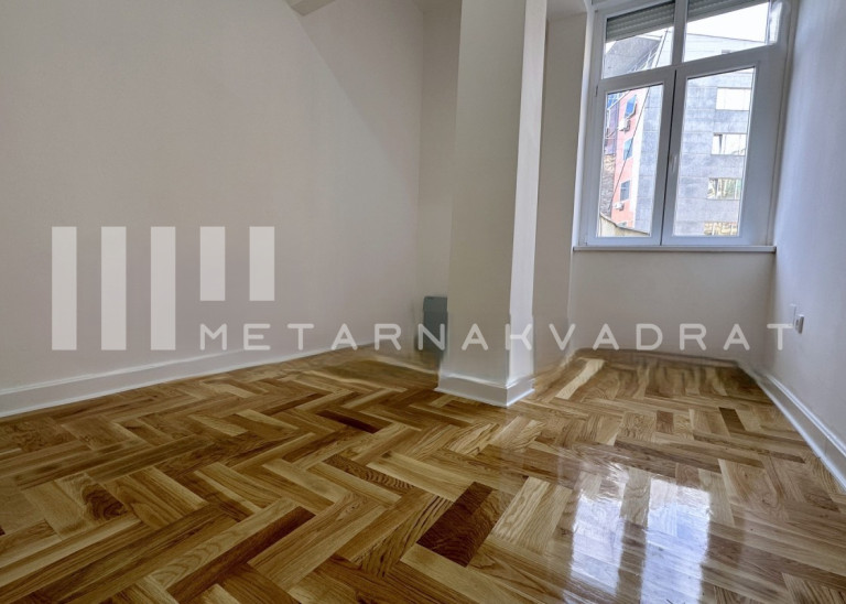 Beograd
                                                                                                    , Hram Sv. Save
                                                                                                    , Kneginje Zorke
                                                                slika 9