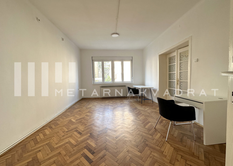 Lion, Batutova, parking, retko u ponudi (ID: 930) ID#111930 800 €