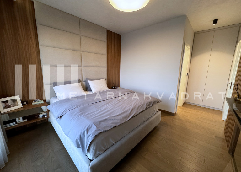 Banovo brdo, Petra Martinovića, lux (ID: 968) ID#99968