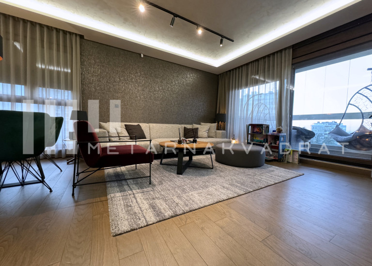 Beograd
                                                                                                    , Banovo brdo
                                                                                                    , Petra Martinovića
                                                                slika 15