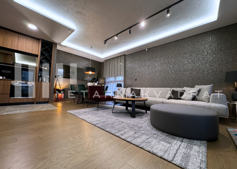 Banovo brdo, Petra Martinovića, lux (ID: 968) ID#99968