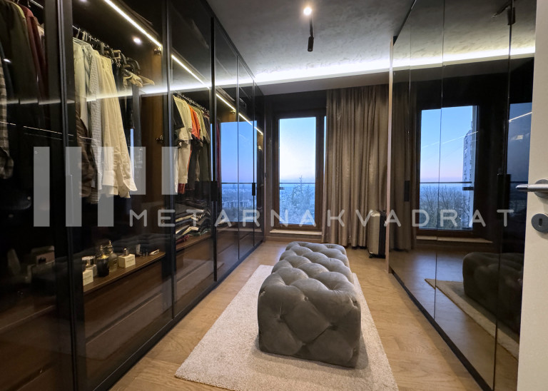 Beograd
                                                                                                    , Banovo brdo
                                                                                                    , Petra Martinovića
                                                                slika 14