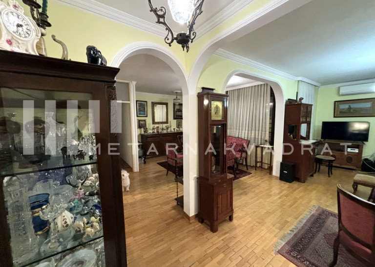 Beograd
                                                                                                    , Karađorđev trg
                                                                                                    , Prve pruge
                                                                slika 14