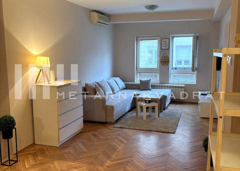 Lion, Đevđelijska, namešten (ID: 1264) ID#1264