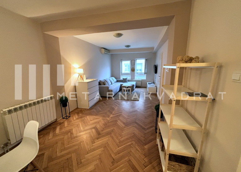 Lion, Đevđelijska, namešten (ID: 1264) ID#1264 500 €