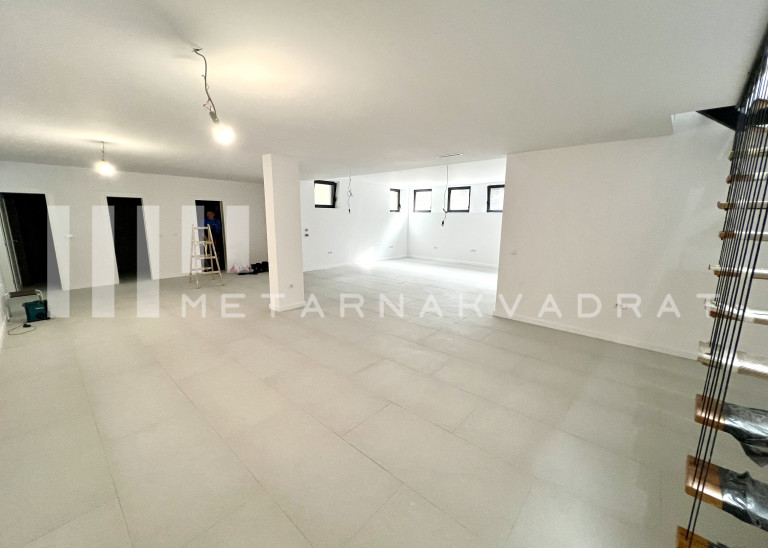 Beograd
                                                                                                    , Centar
                                                                                                    , Gundulićeva
                                                                slika 5