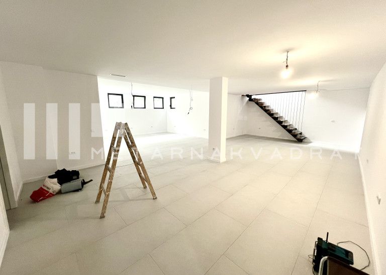 Beograd
                                                                                                    , Centar
                                                                                                    , Gundulićeva
                                                                slika 4