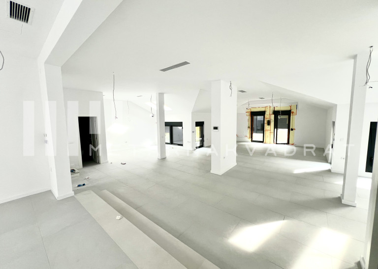 Beograd
                                                                                                    , Centar
                                                                                                    , Gundulićeva
                                                                slika 1