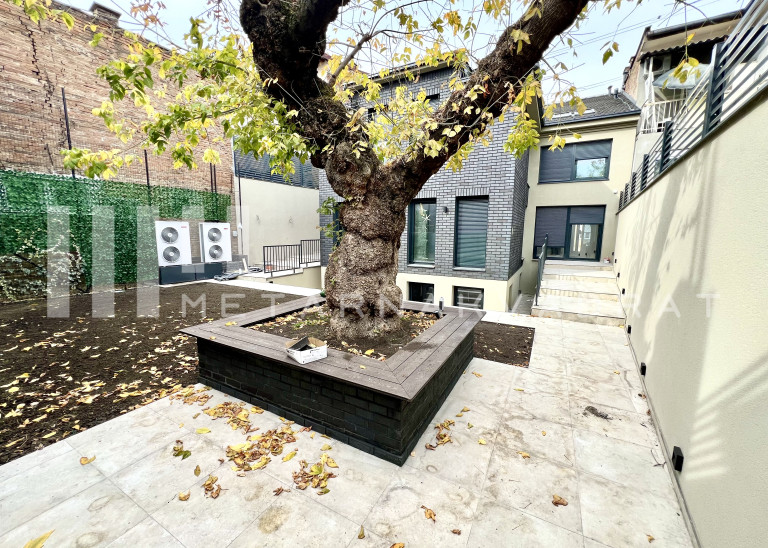 Beograd
                                                                                                    , Centar
                                                                                                    , Gundulićeva
                                                                slika 7