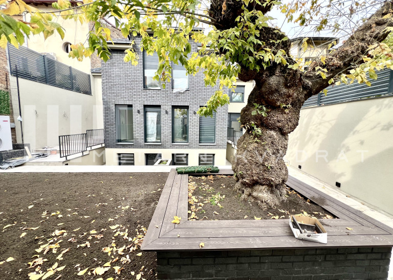 Beograd
                                                                                                    , Centar
                                                                                                    , Gundulićeva
                                                                slika 8